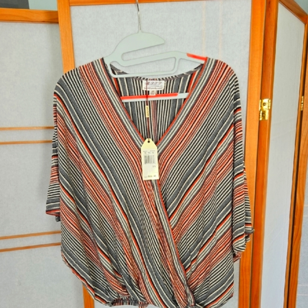 Max Studio MSSP Claudette Multicolor Striped Bubble Hem V-Neck Top NWT Small